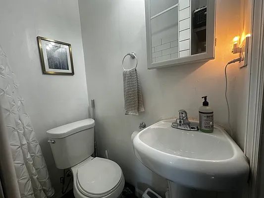 Rented by Fifth & Forever LLC | media 32