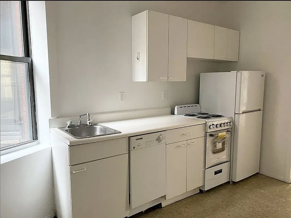 2nd image of 340 E 13th St APT 13
