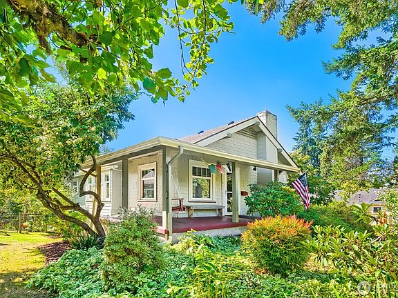 2nd image of 1405 10th Avenue SE