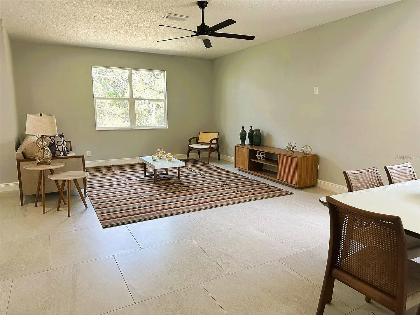 4 bed, 4.0 bath, 2824 sqft, $3,190 — Photo 3