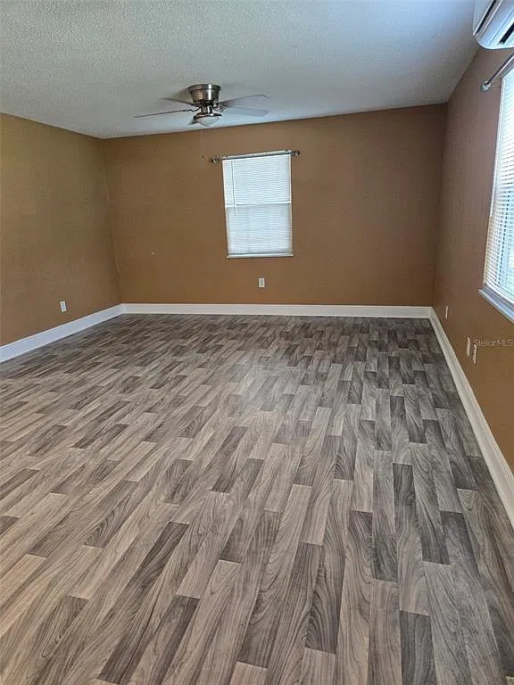 2 bed, 1.0 bath, 1320 sqft, $1,400 — Photo 3