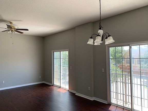 4th image of 3410 San Jacinto Cir