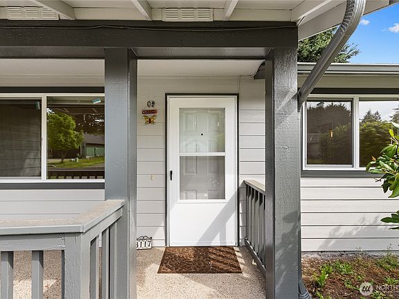 4th image of 3117 243RD Street Ct E