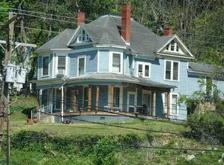 61 W High St, Salem, WV 26426