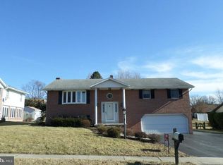 23 Thornbury Rd, Reading, PA 19606