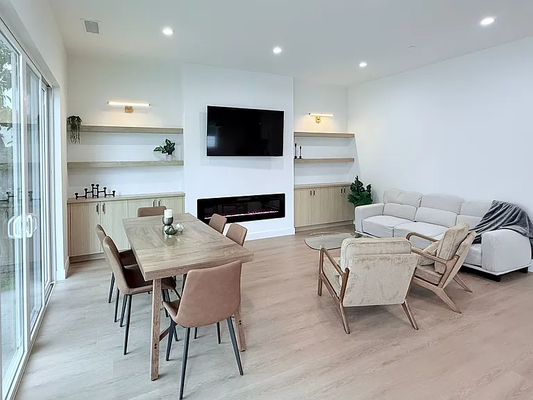 5725 Bertrand Ave #1/2 — Photo 16