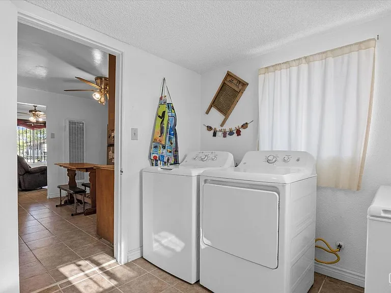 504 S Brown St — Photo 13