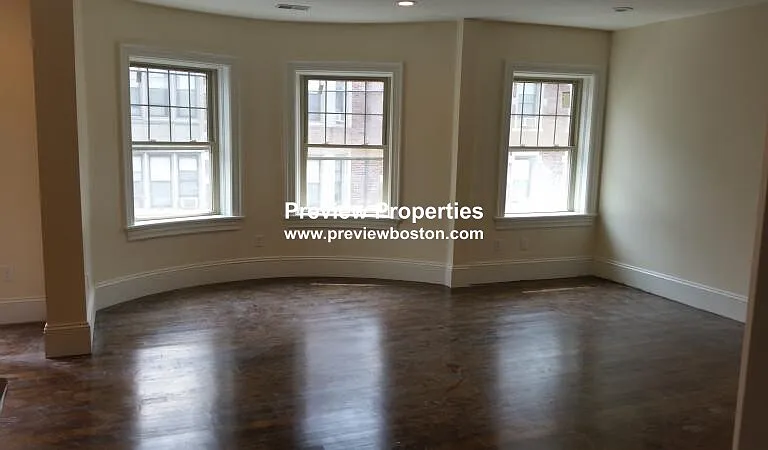 Commonwealth Ter — Photo 4