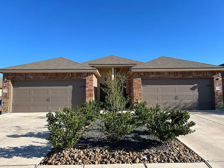 1116 Renee Way — Photo 1