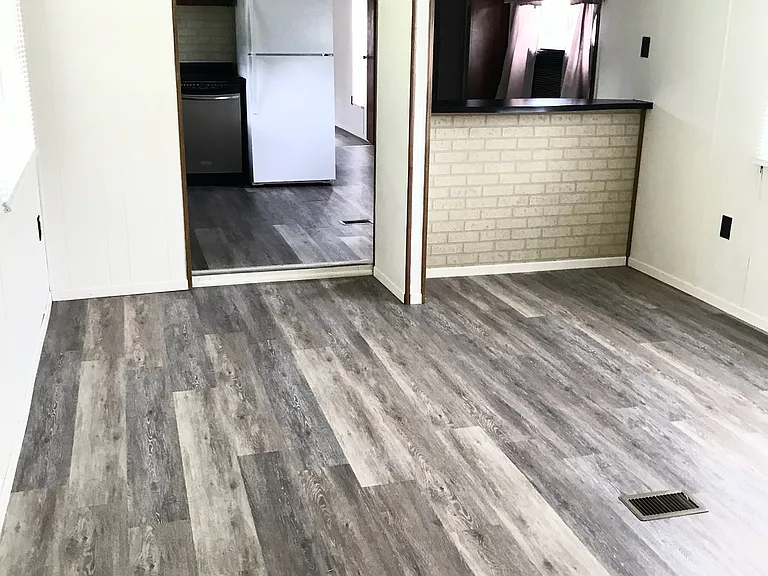 208 Bee Ridge Rd — Photo 2