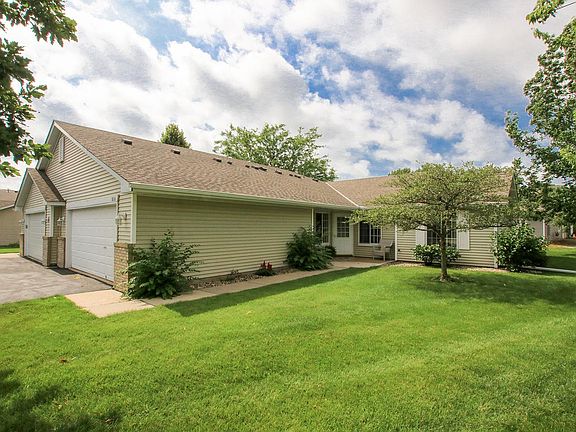 2nd image of 820 Greensview Ct NW