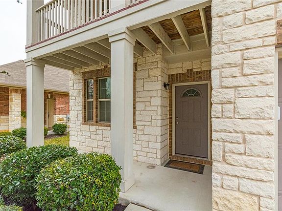 4th image of 2580 Saint James Pl