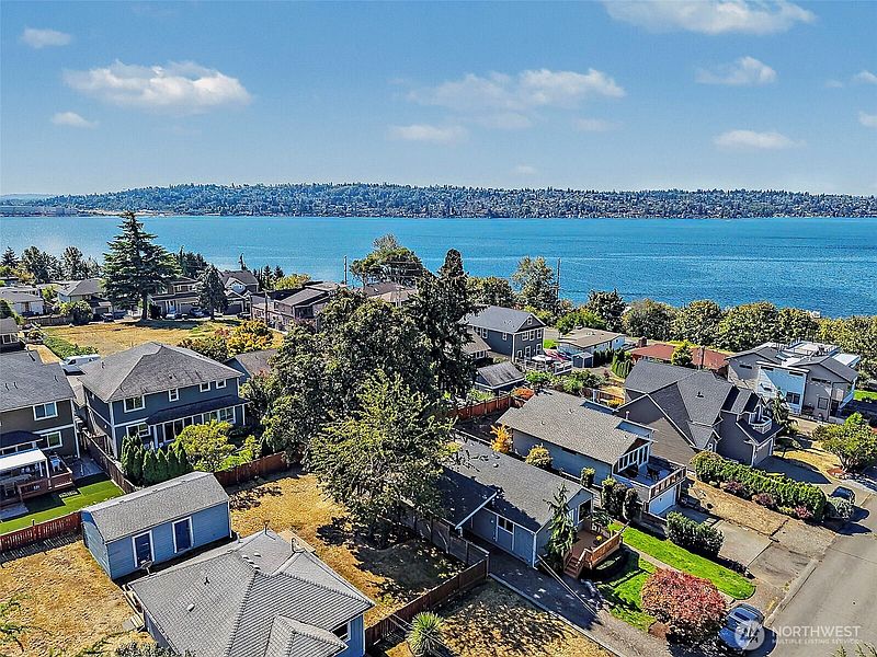 2nd image of 805 N 31st Street