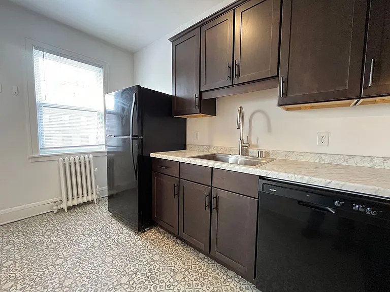 170 Summit Ave — Photo 23
