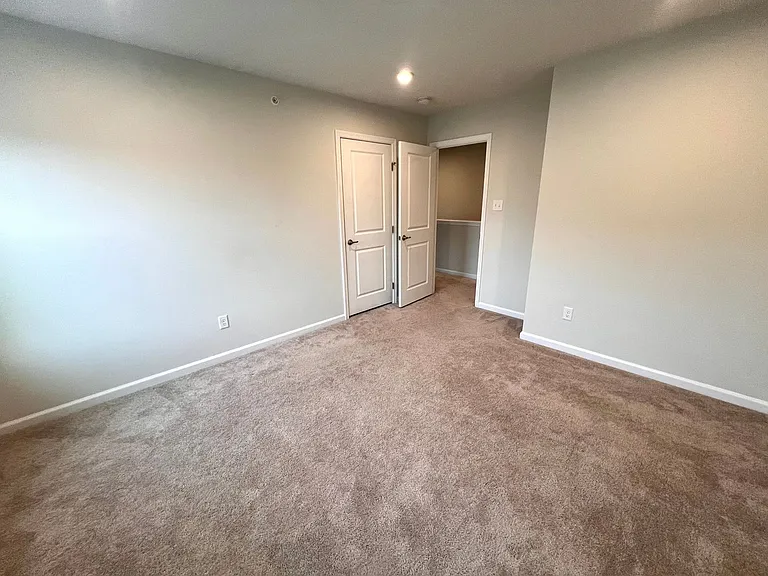 250 Cranesbill Dr — Photo 15
