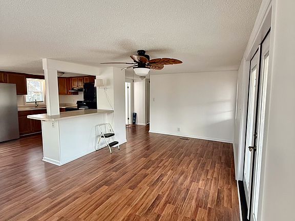 5th image of 334 Grandview Dr