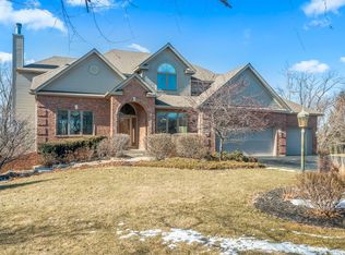 3430 Forest Ridge Dr, Spring Grove, IL 60081
