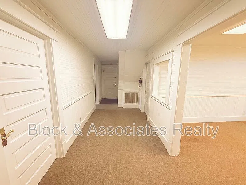 Studio, 1.0 bath, $995 — Photo 3