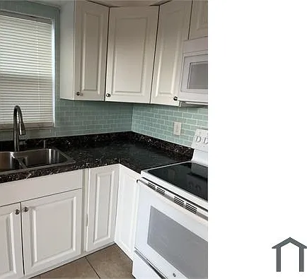 9410 N 50th St #D — Photo 1