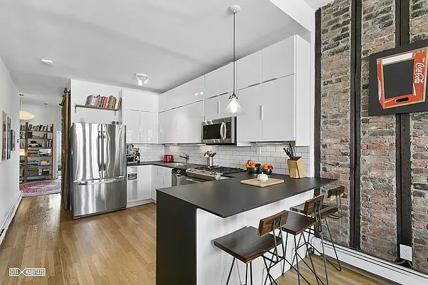 Sold by Citi Habitats | media 11