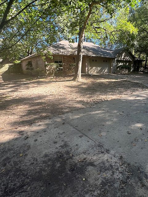 1st image of 903 Pecan Dr