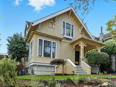 911 N 47th Street, Seattle, WA, 98103
