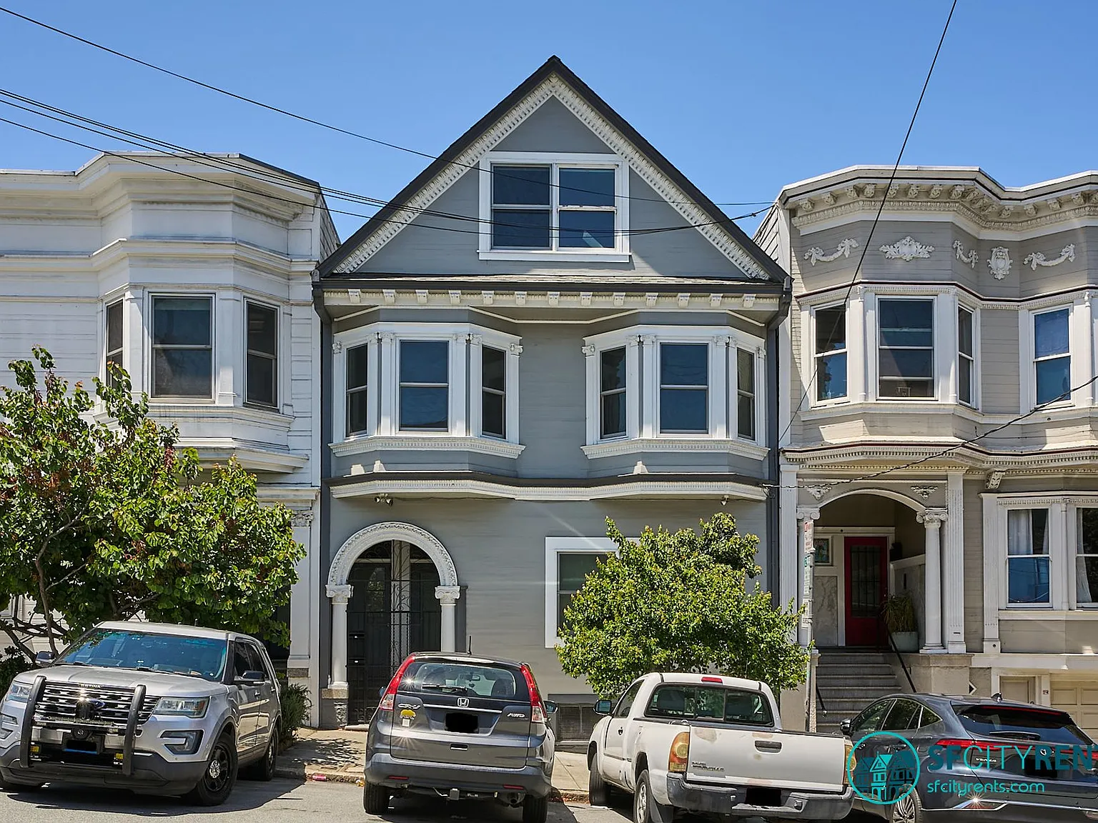 Potrero Hill: Sunny Flat with Twin Peaks Views, Remodeled Kitchen & In-Unit Laundry — Photo 1