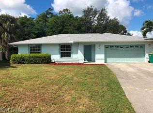 1741 Boxwood Ln, Naples, FL 34105