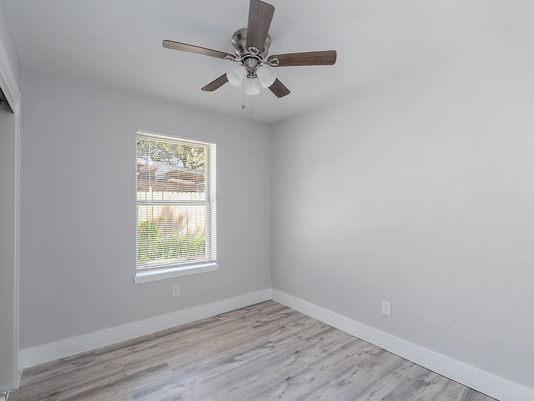 5914 Asbury Ave #A — Photo 6