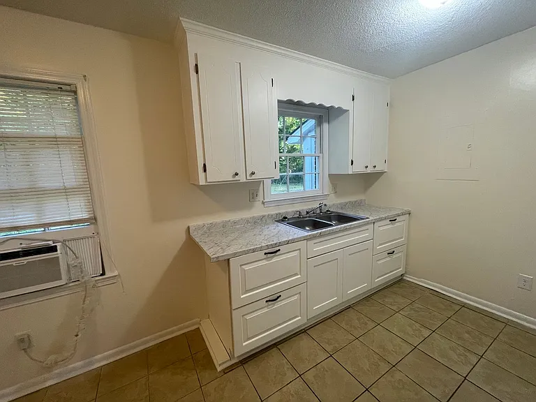 987 Pebble Rd — Photo 8
