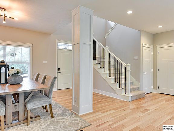 5th image of 23713 Berry St