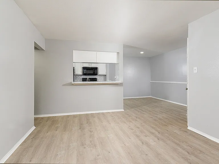Stoneleigh Apartments — Photo 20