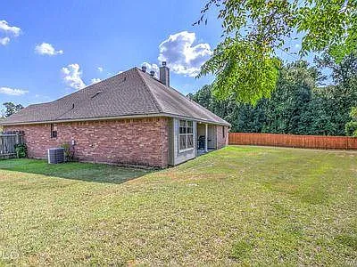 3 bed, 1660 sqft, $2,000 — Photo 3