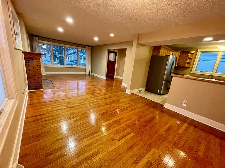 31 Mumford St #LOWER — Photo 1