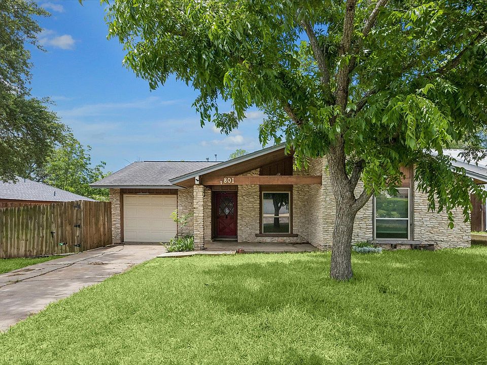 1st image of 801 Huntingdon Pl