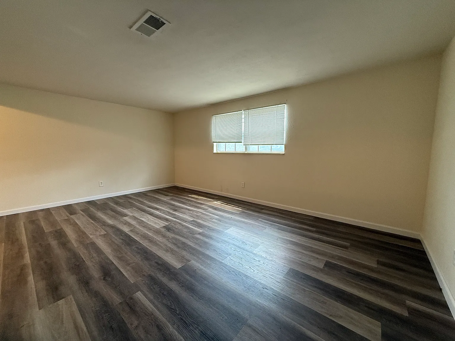 1 bed, 720 sqft, $850 — Photo 2