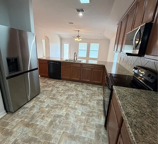 375 Primrose Way — Photo 4