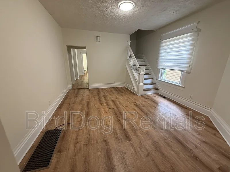 4 bed, 2.0 bath, 1450 sqft, $1,600 — Photo 3