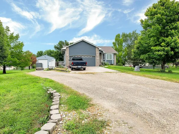 8450 S Ash Cir, Haysville, KS 67060