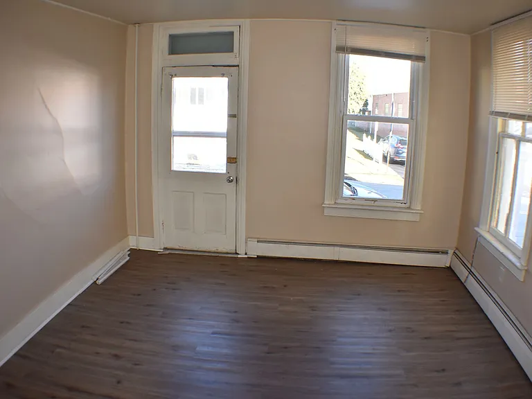 28 W Forrest Ave — Photo 4