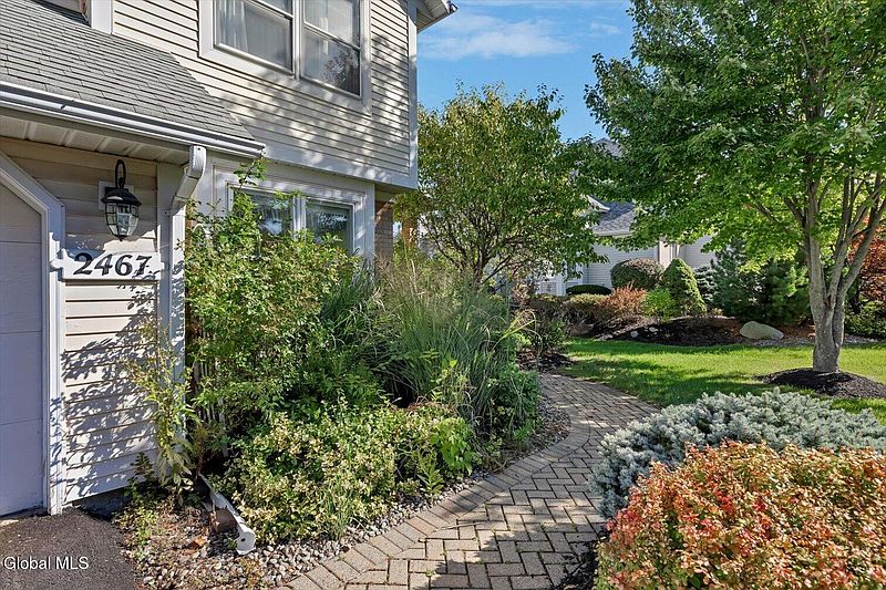 3rd image of 2467 Nott ST E