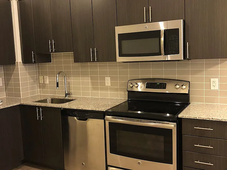 7165 Yonge St #632 — Photo 7