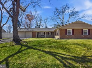 15 Club Ridge Ln, Willingboro, NJ 08046