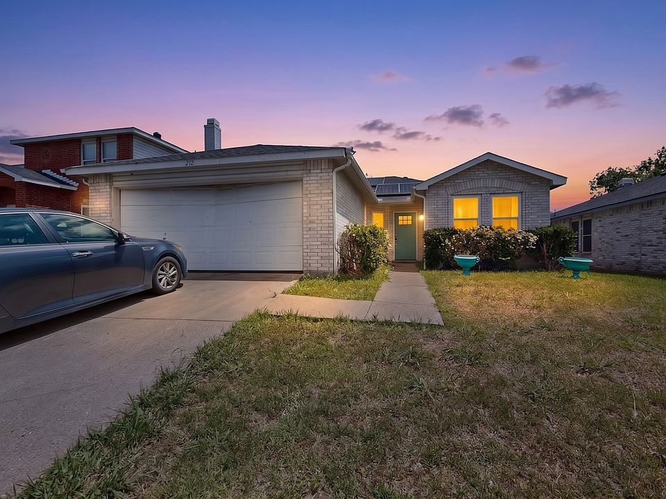 1st image of 212 Crystalwood Dr