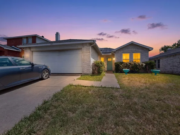 212 Crystalwood Dr, Mesquite, TX 75149