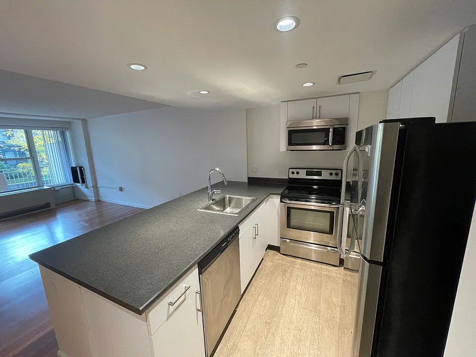 293 Harvard St #204