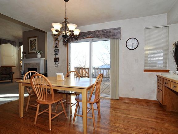 Roomy eat-in kitchen