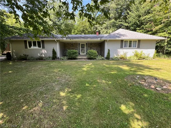 555 S Parrish Rd, Conneaut, OH 44030