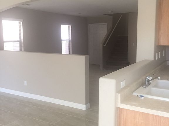 3rd image of 4655 Englewood Ave