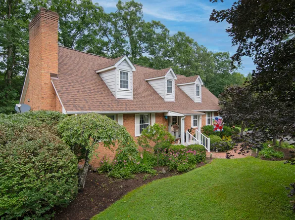 108 Montague Dr, White Sulphur Springs, WV 24986